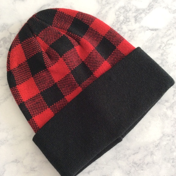 Slouchy Red & Black Plaid Beanie NWT - Picture 2 of 5